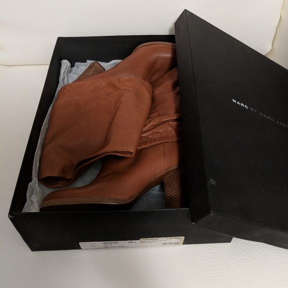 Marc by Marc Jacobs Gathered Sleeve Booty - Picture 6 of 8